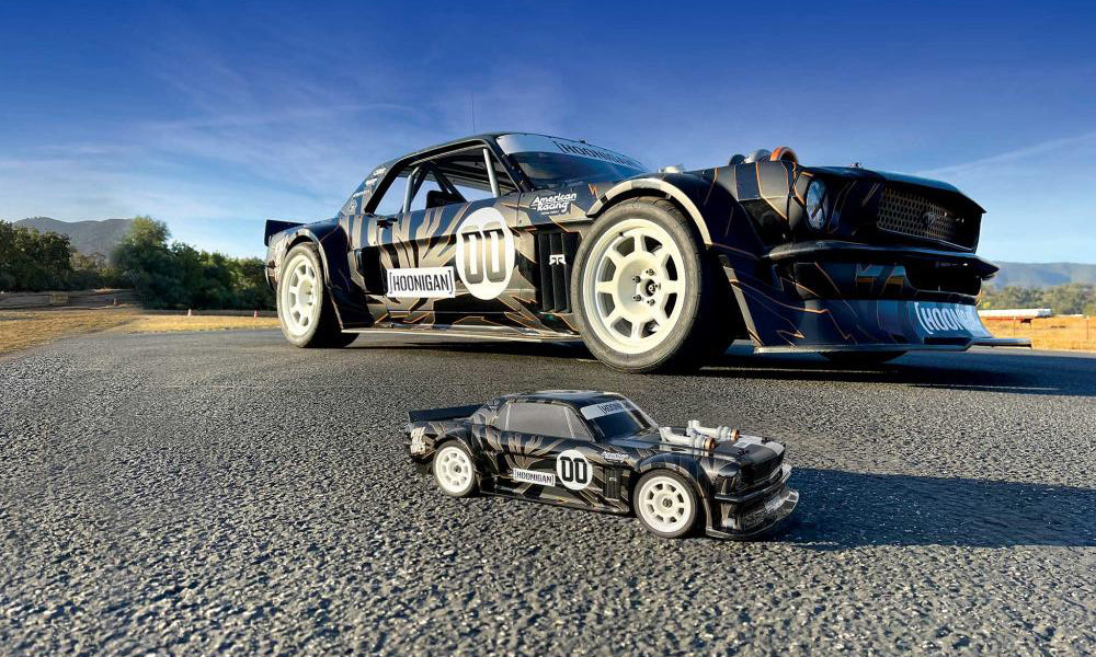 Team Associated | Hoonicorn Apex2 1/10 On-Road Electric 4WD - Combo | MPN: 30124C